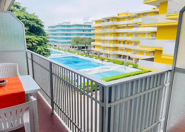 Lovely For Poolside Lovers *