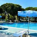 Lovely For Poolside Lovers Lejlighed *